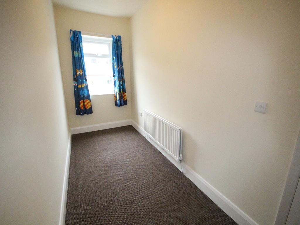 3 bedroom mid terrace house To Let in Barnoldswick - 2015-04-16 10.00.50.jpg